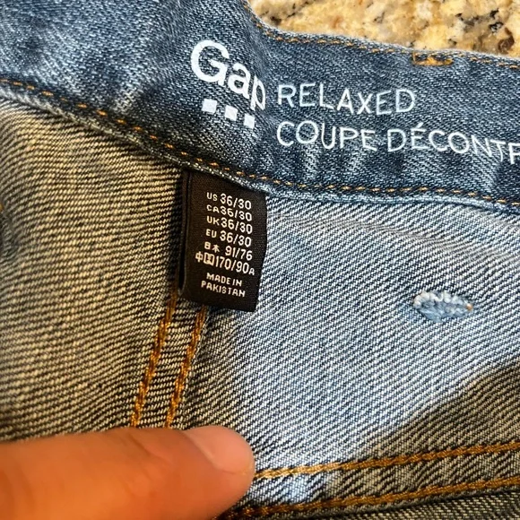 Gap distressed Classic Blue Men's Jeans relaxed fit 36/30 - Picture 7 of 13